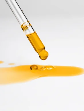 All-In-One-Facial Oil-TEXTURE-PIPET